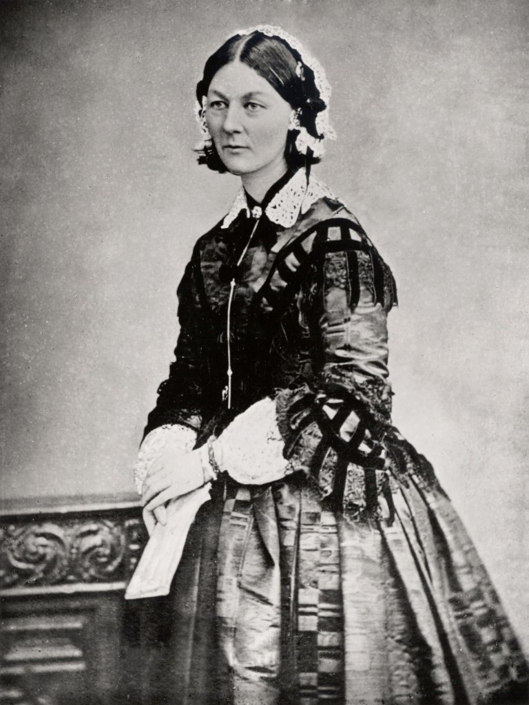 220px-Florence_Nightingale_CDV_by_H_Lenthall