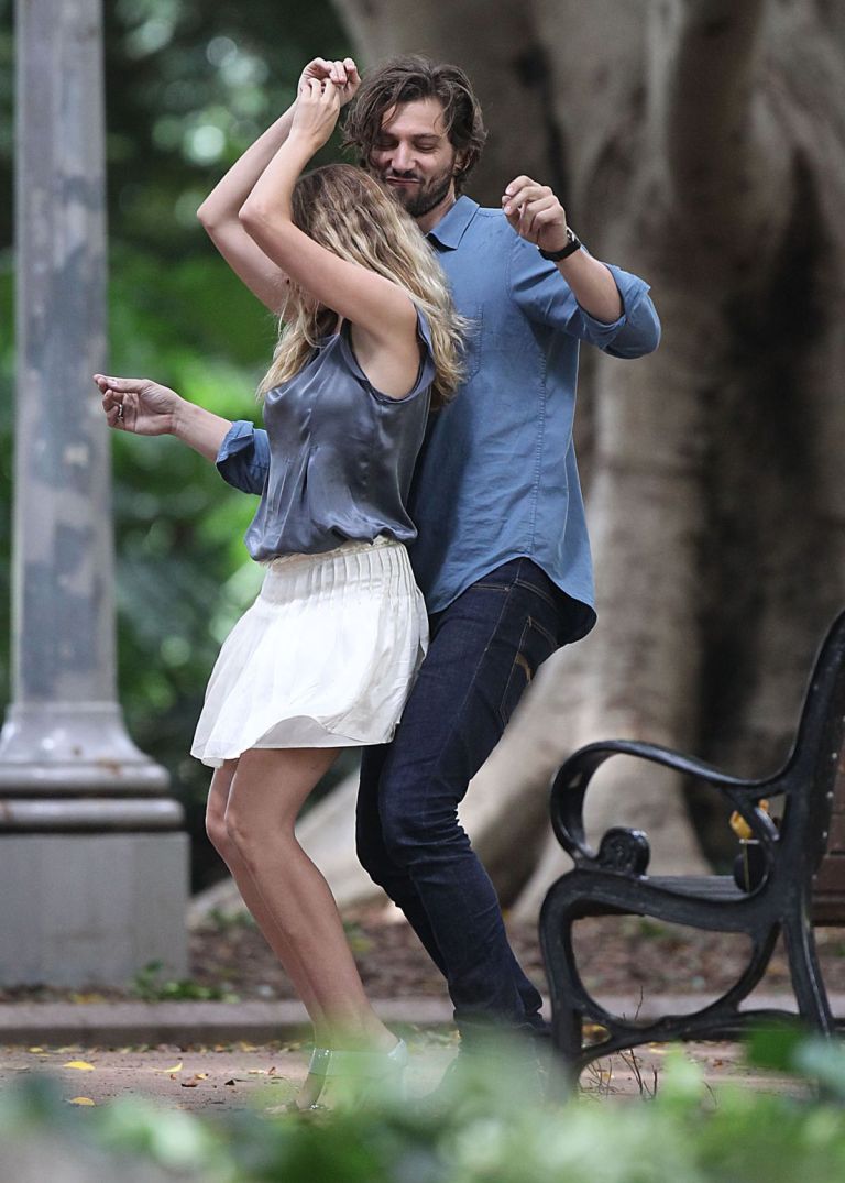 teresa-palmer-on-the-set-of-222-in-sydney-01